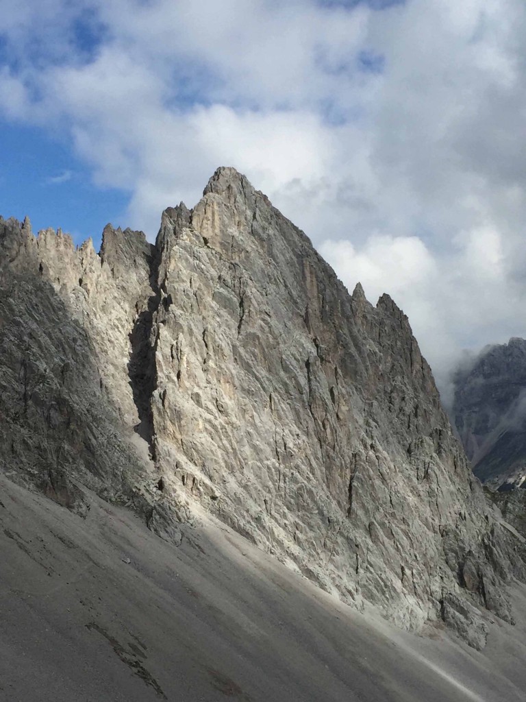 Der Südgrat des Südturms in den Grubreisen
