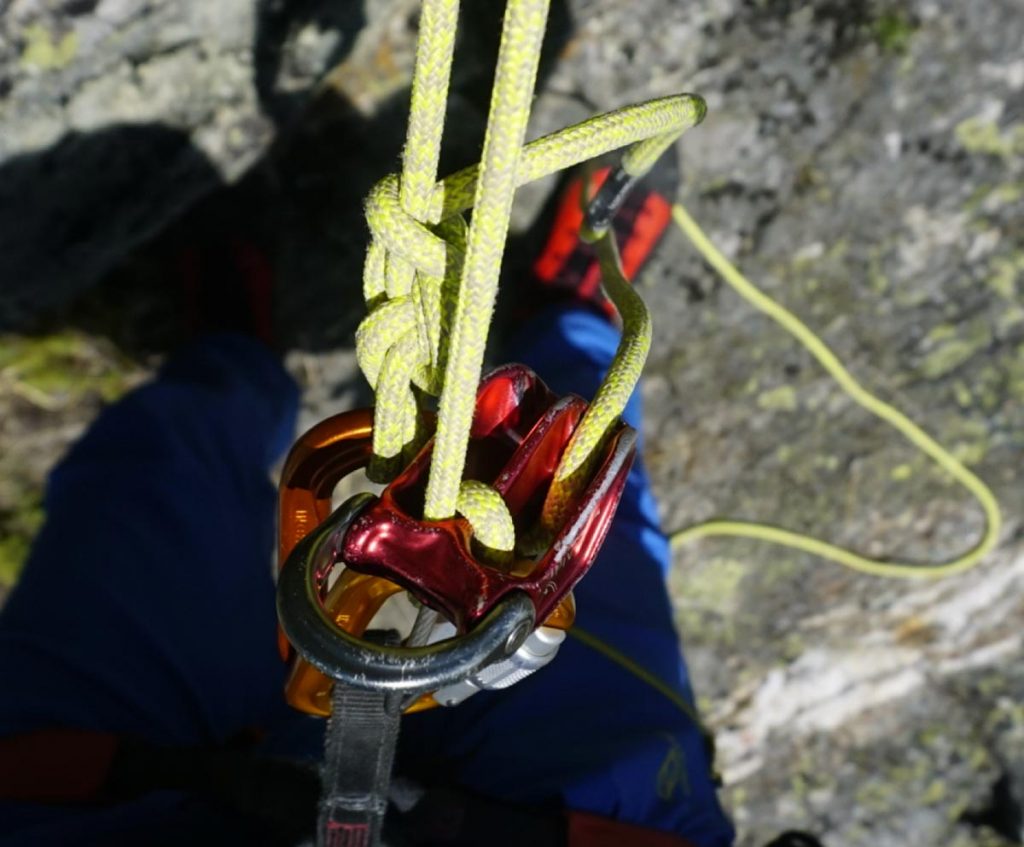 Dyneema in der Praxis, Abseilen mit Selbstseilrolle und Tuber | Alpine Kompetenz