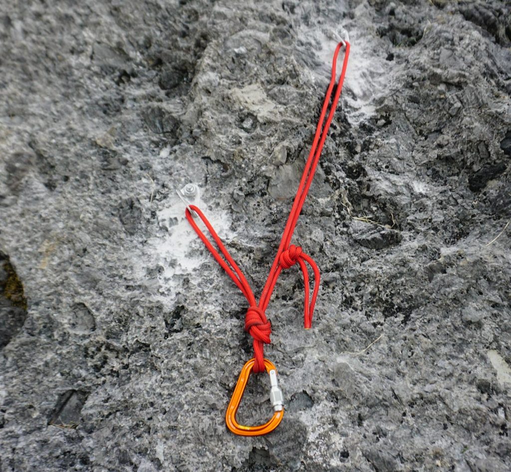 Dyneema in der Praxis, Standplatz mit Dyneema-Leine | Alpine Kompetenz